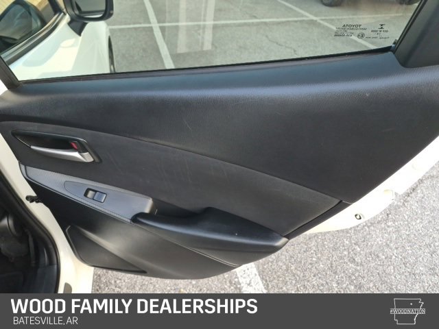 Used 2019 Toyota Yaris L image 25