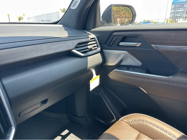 New 2026 GMC Acadia Denali Ultimate w/ LPO, Floor Liner Package AWD/4WD image 7