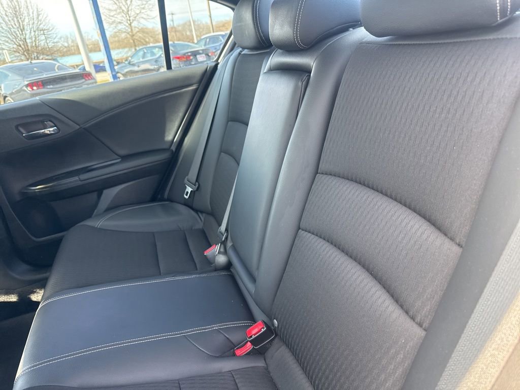 Used 2017 Honda Accord Sport image 24
