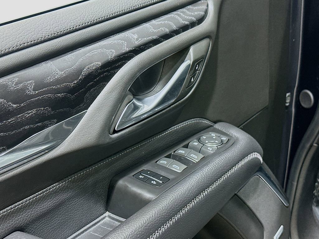 Used 2023 GMC Yukon Denali w/ Denali Reserve Package AWD/4WD image 18