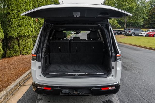Used 2023 Jeep Grand Wagoneer Series III AWD/4WD image 23