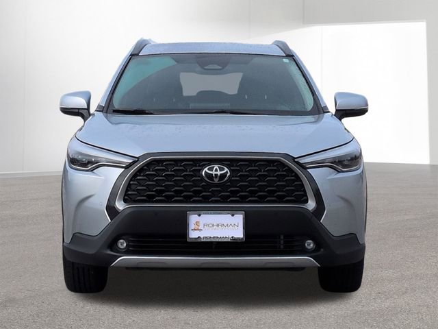 Used 2023 Toyota Corolla Cross XLE image 2