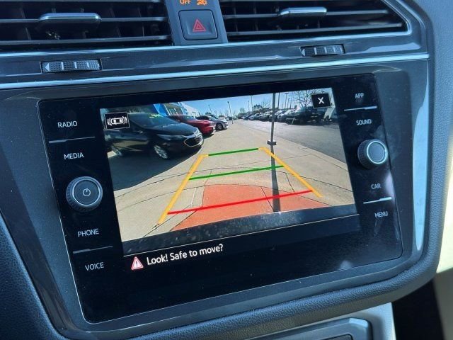 Used 2023 Volkswagen Tiguan SE R-Line image 26