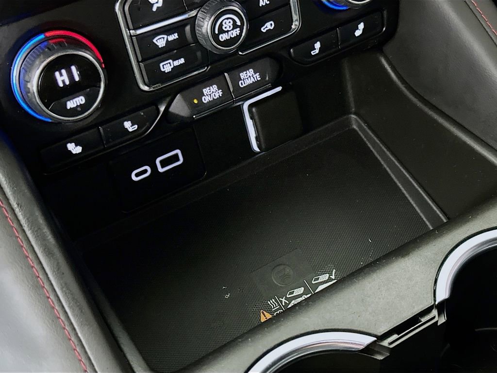 Used 2022 Chevrolet Suburban RST w/ Sport Performance Package image 33