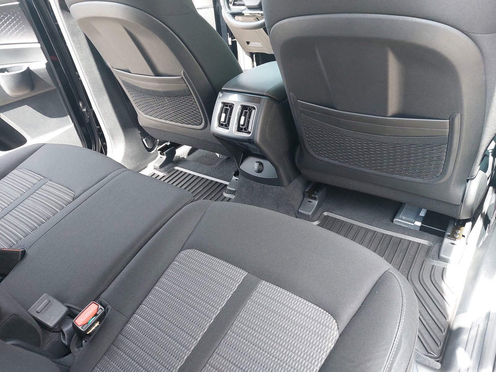 New 2026 Kia Sorento LX FWD image 12