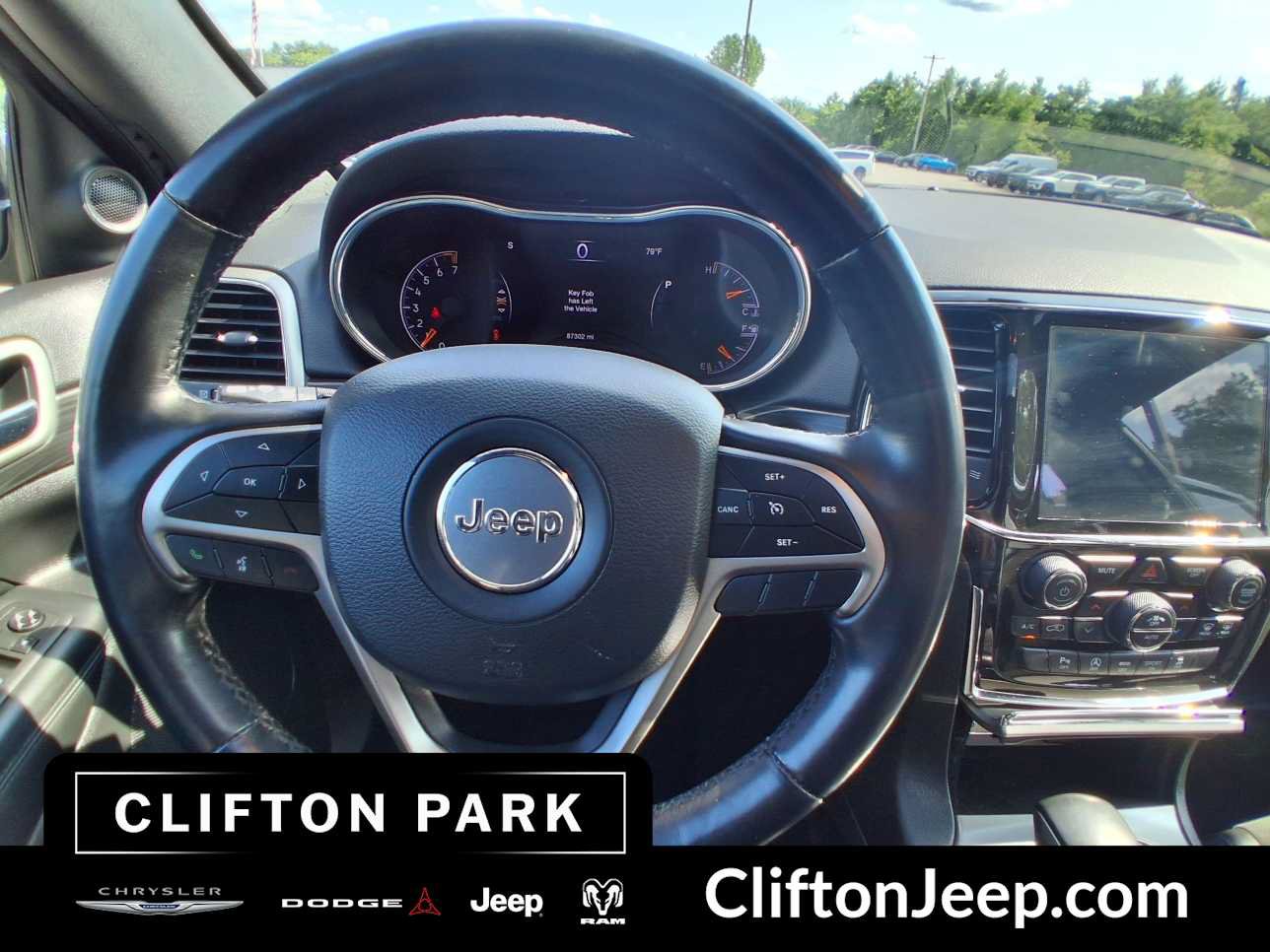 Used 2021 Jeep Grand Cherokee Laredo X AWD/4WD image 20