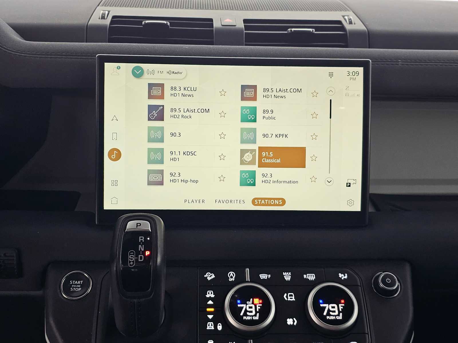 Used 2023 Land Rover Defender 130 S image 27