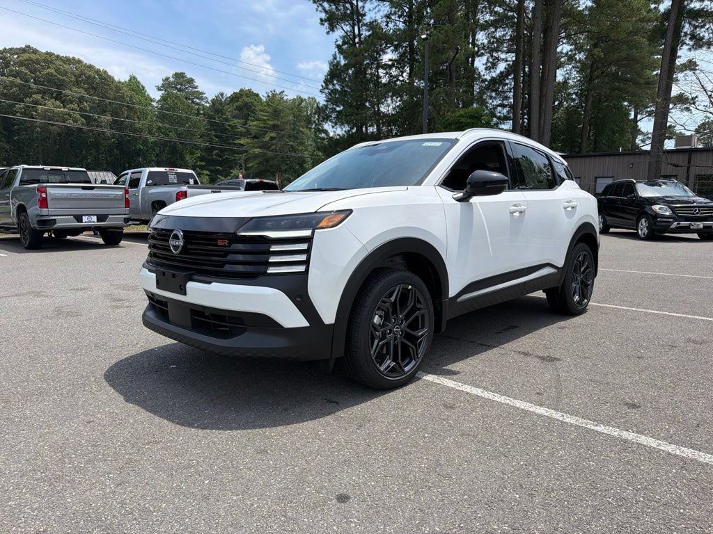 New 2026 Nissan Kicks SR w/ SR Premium Package FWD image 2