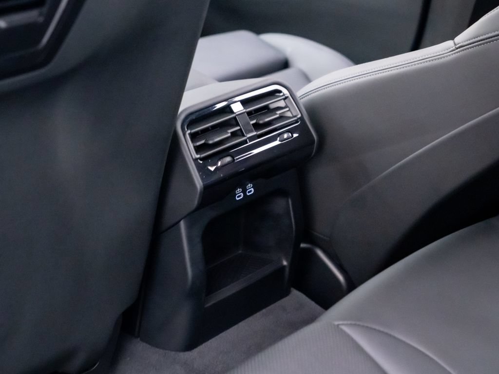 Used 2024 BMW 540i xDrive w/ Premium Package AWD/4WD image 19