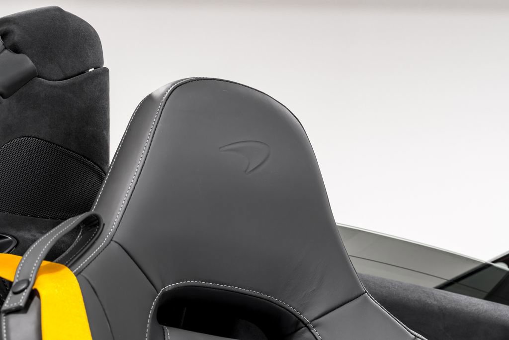 Used 2022 McLaren 720S Spider RWD image 29
