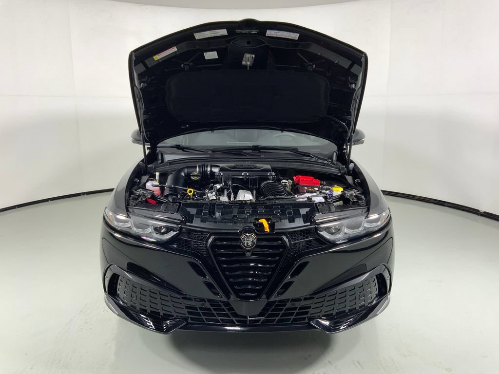 New 2026 Alfa Romeo Tonale w/ Quick Order Package 23H Volce AWD/4WD image 8