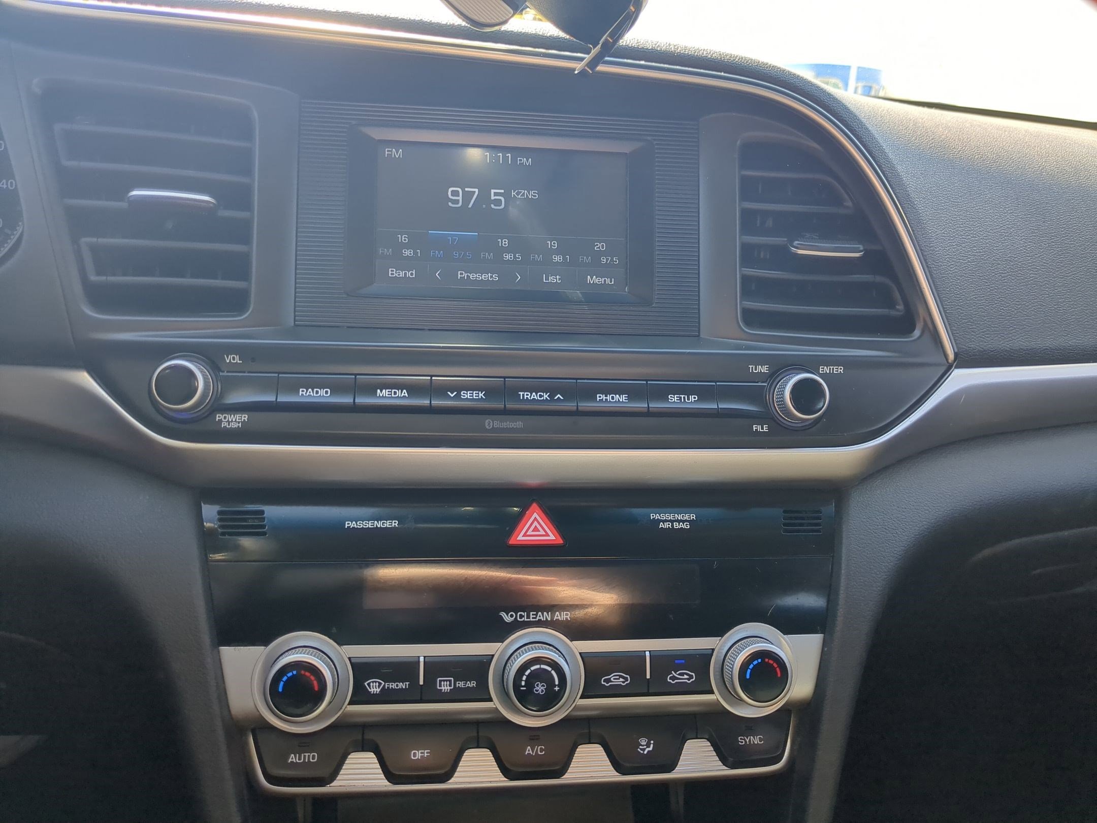 Used 2020 Hyundai Elantra SE w/ Cargo Package (C1) image 25