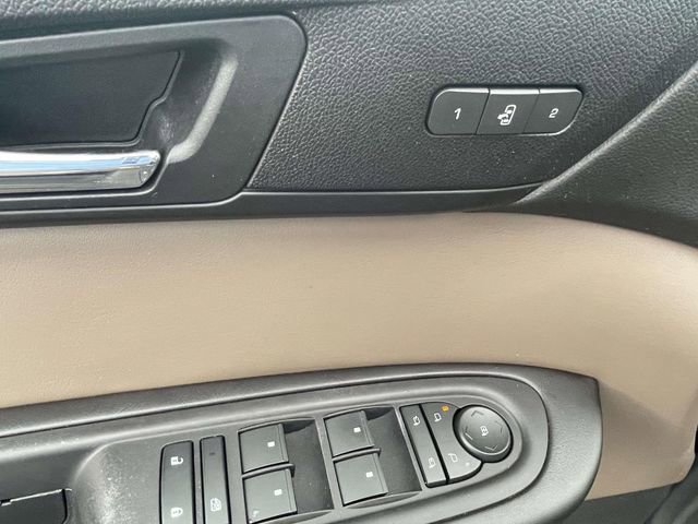 Used 2017 GMC Acadia Limited SLT FWD image 16