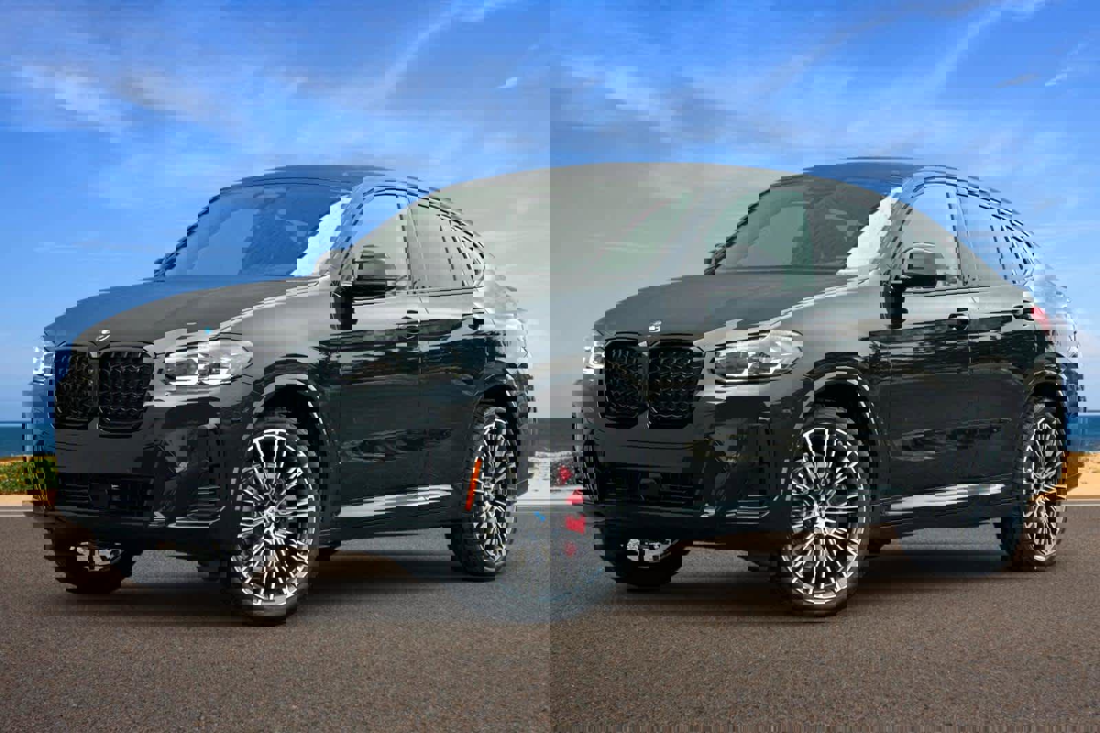 New 2025 BMW X4 xDrive30i w/ Premium Package