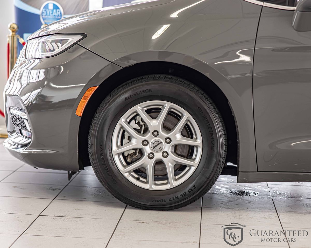 Used 2022 Chrysler Pacifica Touring-L FWD image 10