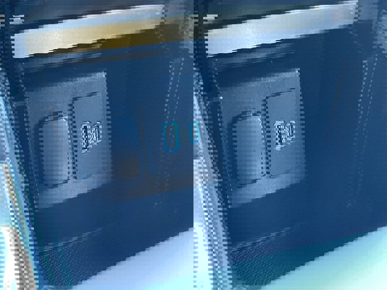 Used 2020 Ford Explorer XLT w/ Equipment Group 202A image 28