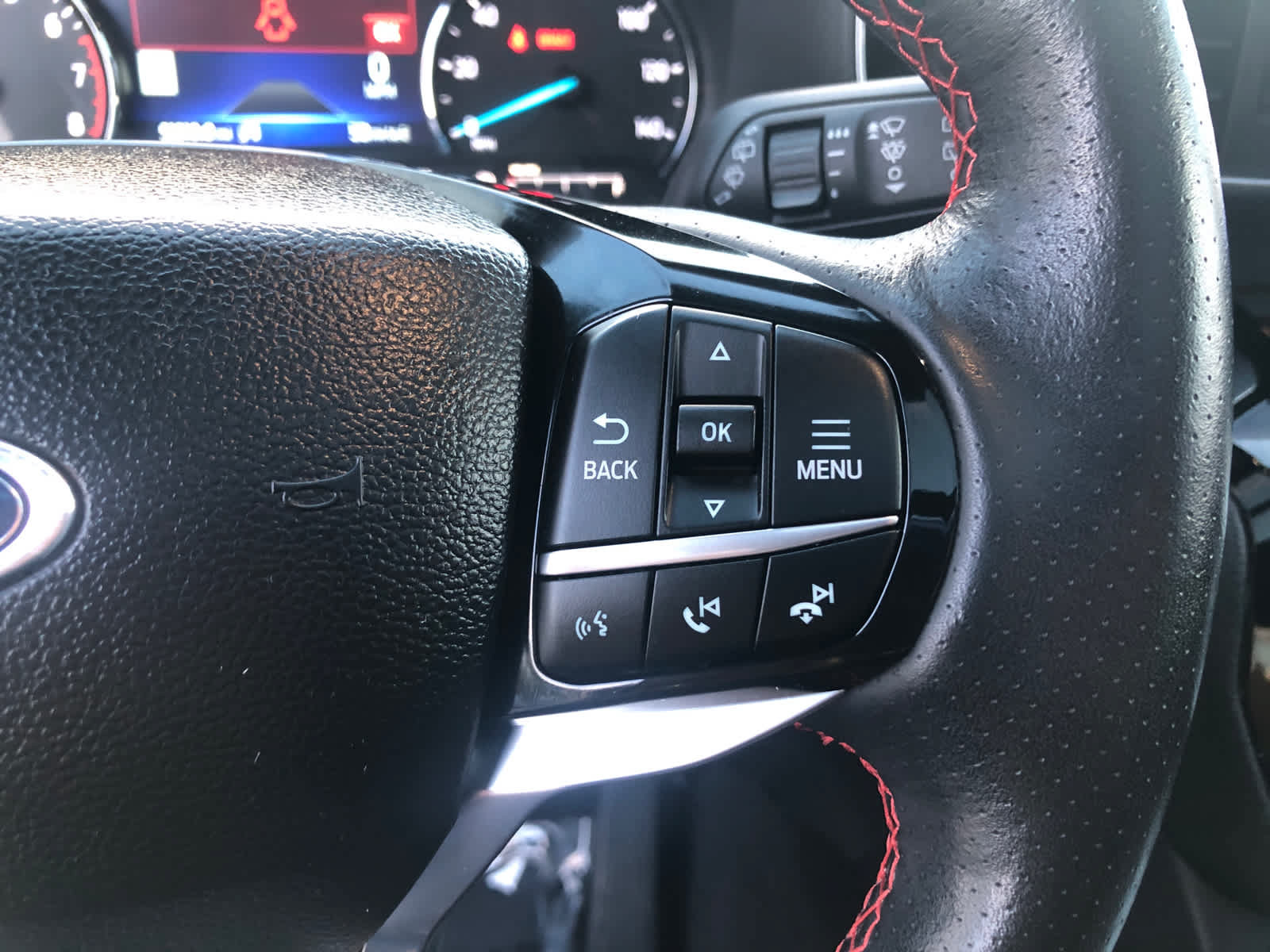 Used 2024 Ford Explorer ST-Line w/ Class IV Trailer Tow Package AWD/4WD image 8