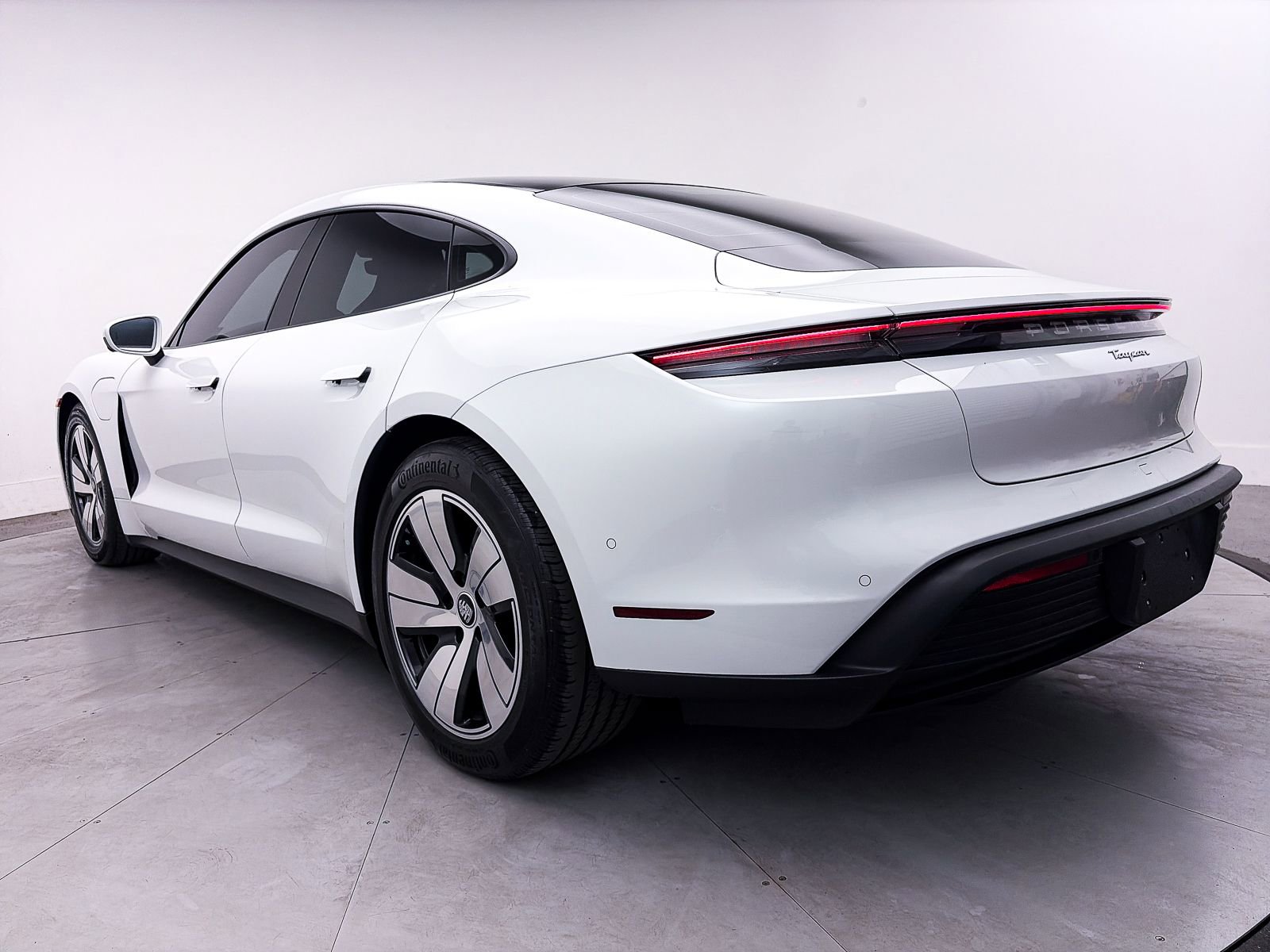 Used 2023 Porsche Taycan w/ Premium Package image 36