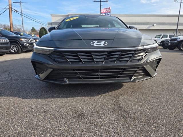 Used 2025 Hyundai Elantra Sport image 37