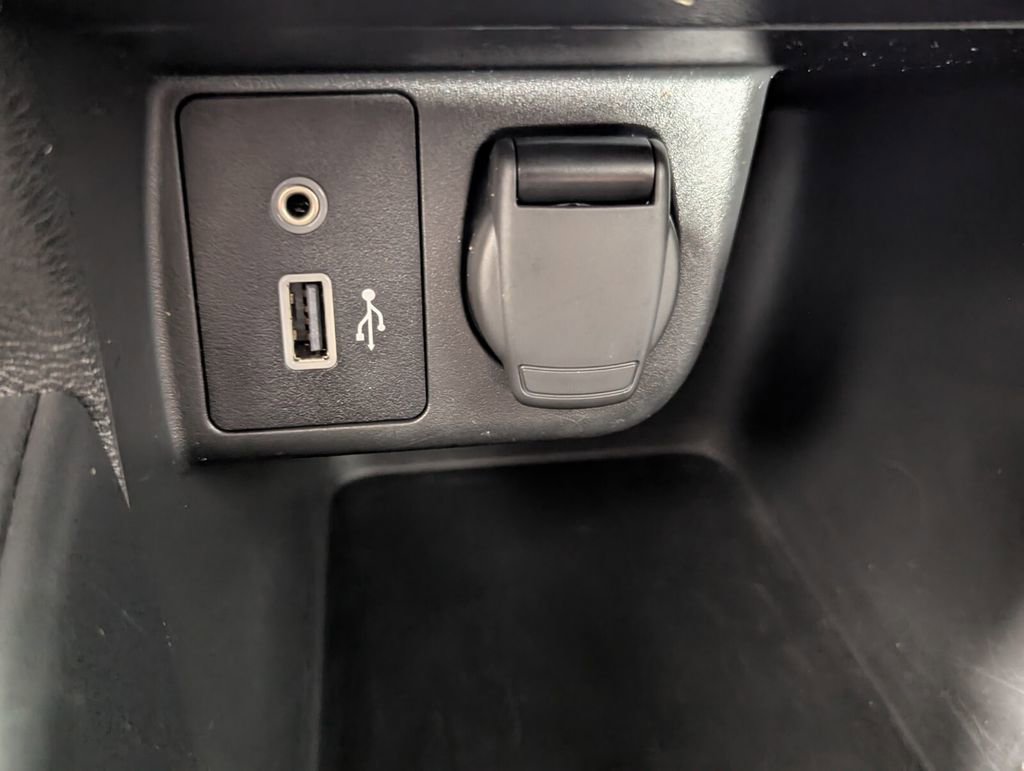 Used 2021 Nissan Versa S FWD image 21