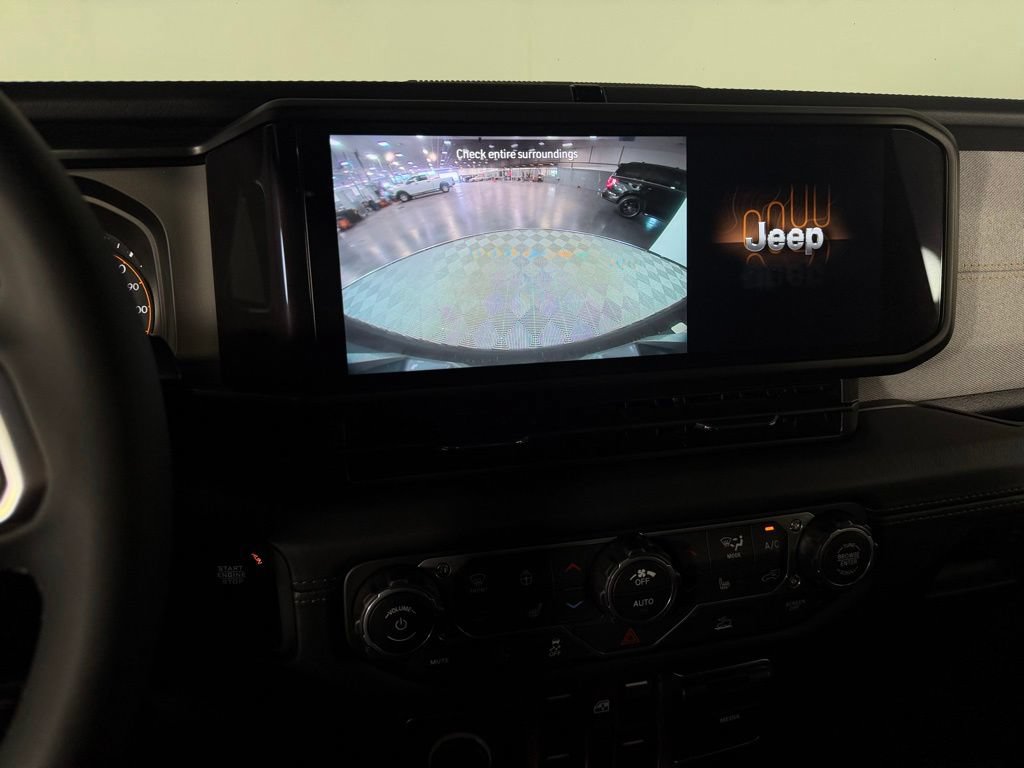 Certified 2026 Jeep Wrangler Unlimited Sahara AWD/4WD image 18