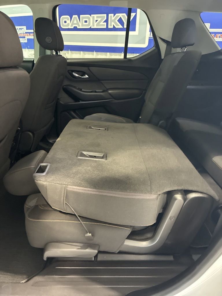 Used 2020 Chevrolet Traverse LS image 33