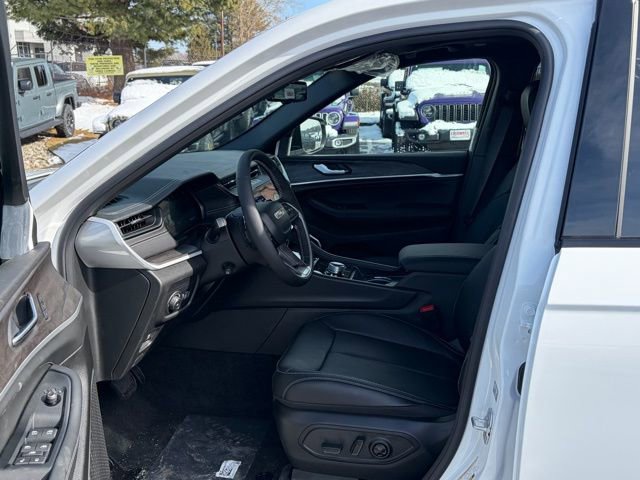 New 2026 Jeep Grand Cherokee Limited AWD/4WD image 16