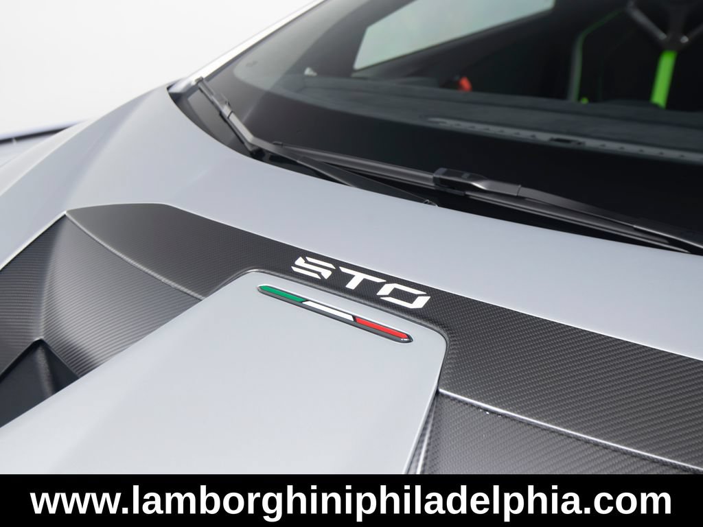 Used 2023 Lamborghini Huracan STO RWD image 37