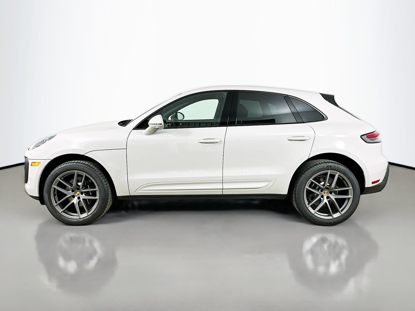 New 2026 Porsche Macan AWD/4WD image 8