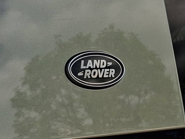 Used 2023 Land Rover Defender 110 SE AWD/4WD image 31