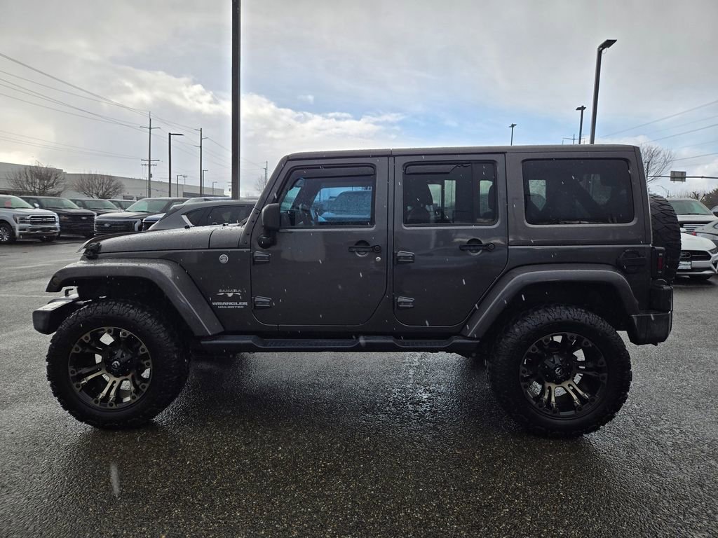 Used 2017 Jeep Wrangler Unlimited Sahara w/ Connectivity Group image 20