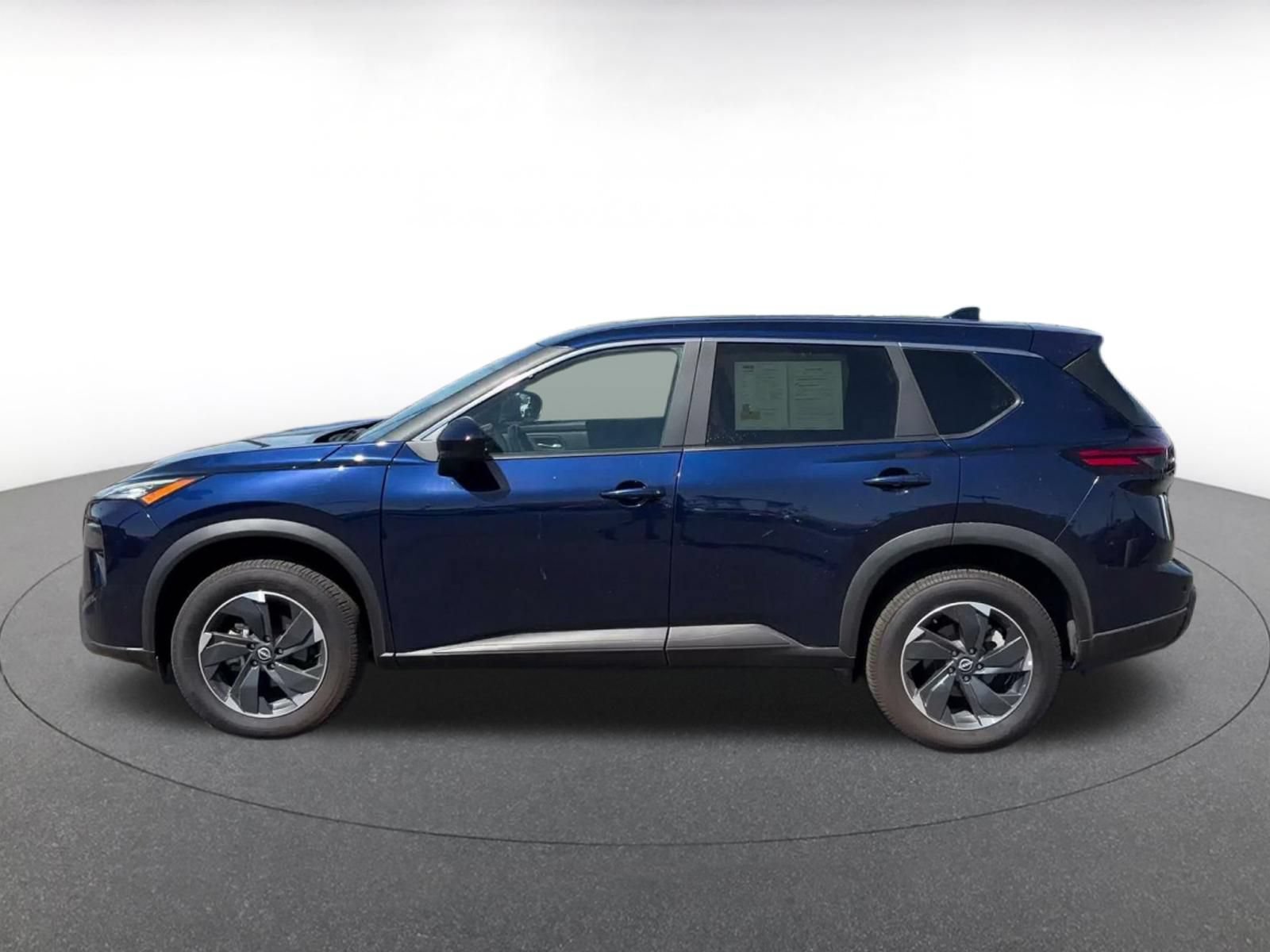 Used 2025 Nissan Rogue SV AWD/4WD image 8