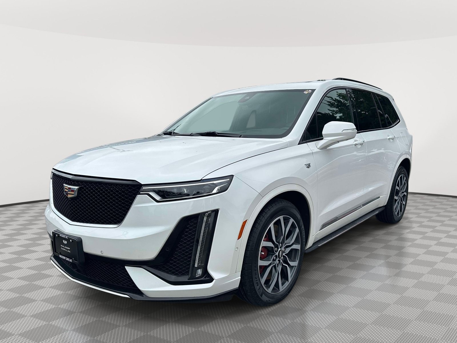 Certified 2022 Cadillac XT6 Sport w/ Technology Package AWD/4WD image 3