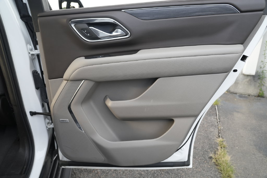 Used 2024 GMC Yukon SLT RWD image 40