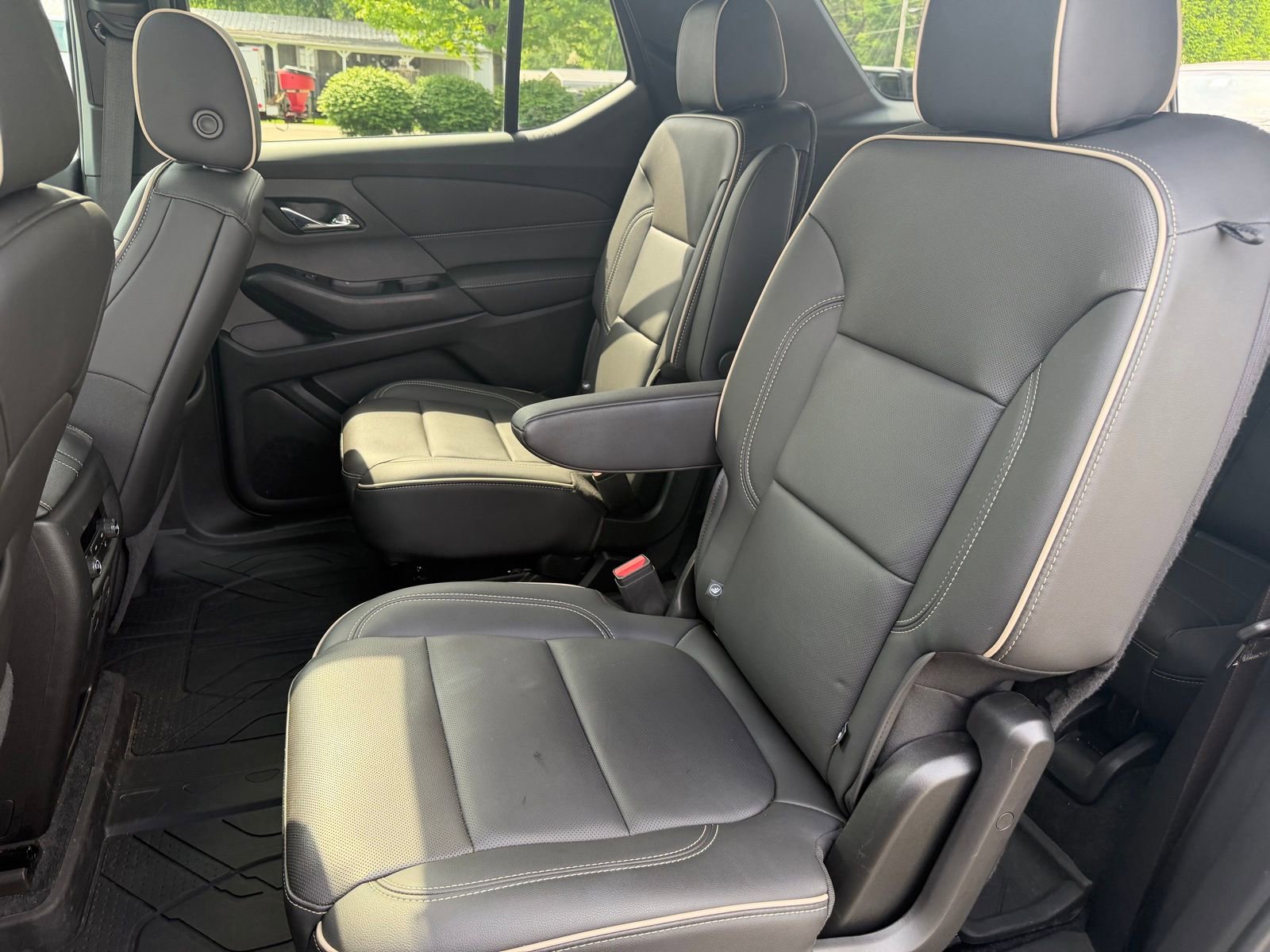 Used 2023 Chevrolet Traverse Premier w/ LPO, Floor Liner Package AWD/4WD image 30