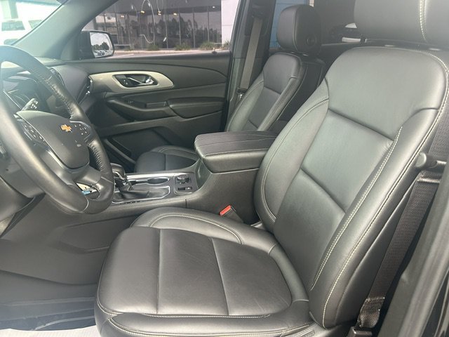 Used 2022 Chevrolet Traverse LT w/ LT Premium Package FWD image 18