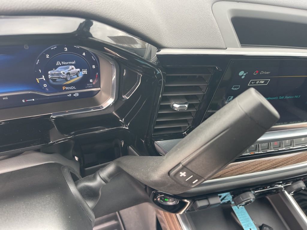 Used 2025 Chevrolet Silverado 2500 LT w/ Safety Package image 21