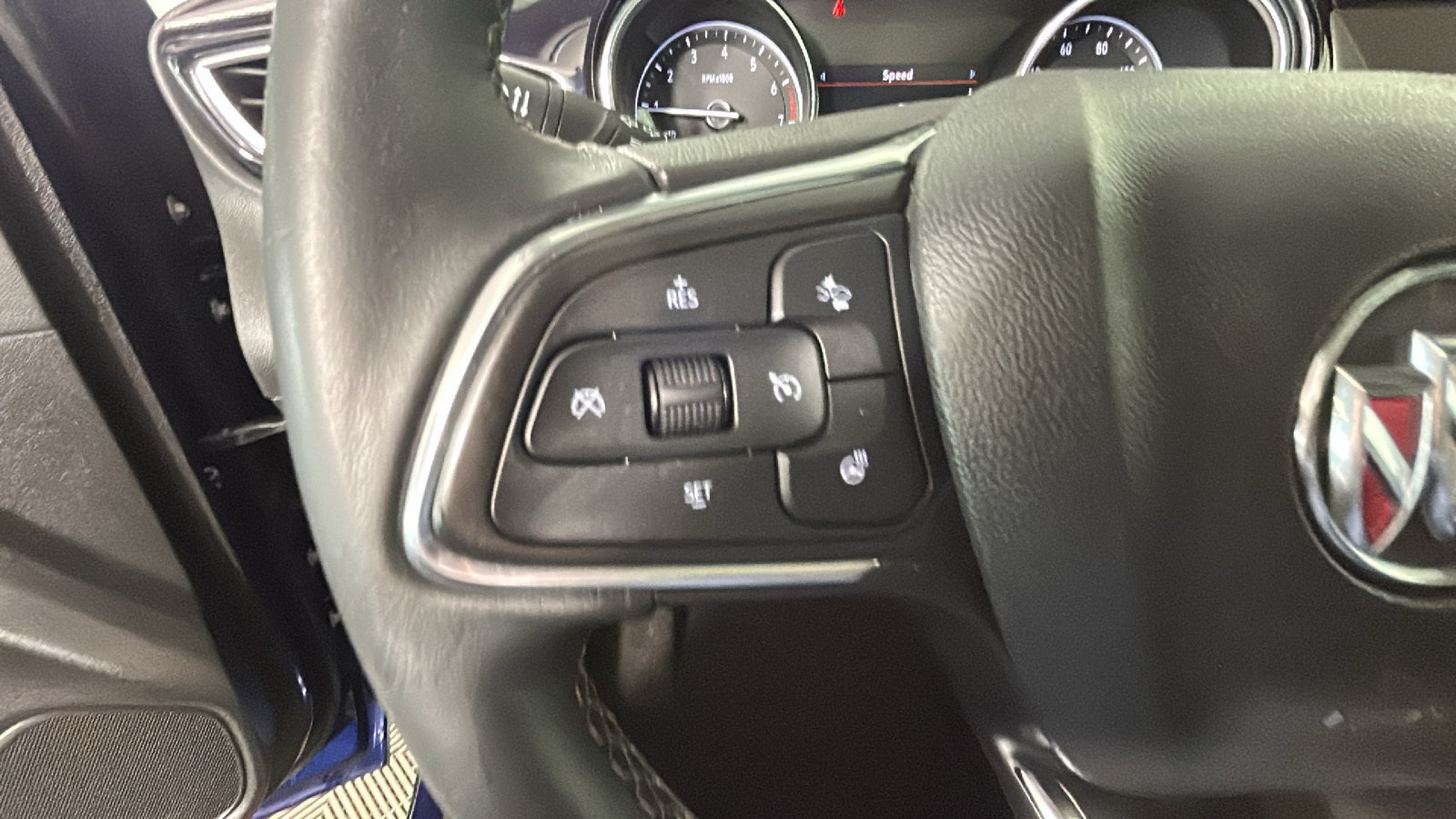 Used 2023 Buick Encore GX Essence w/ Experience Buick Package FWD image 20