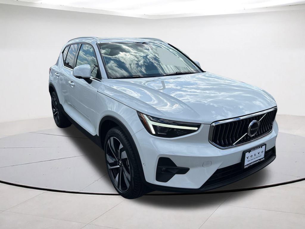 Certified 2024 Volvo XC40 B5 Plus w/ Protection Package Premier
