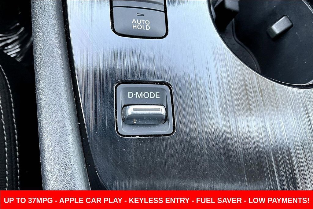 Used 2023 Nissan Rogue SV image 15