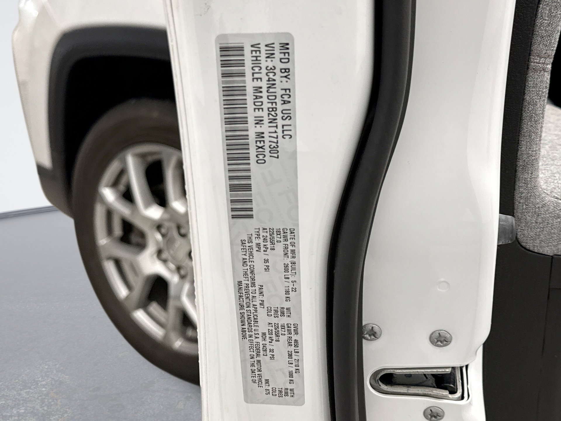 Used 2022 Jeep Compass Latitude image 11