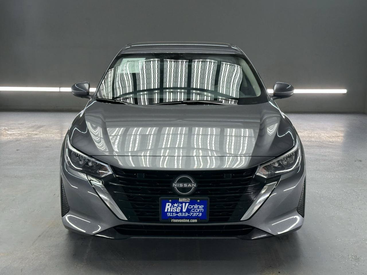 Used 2025 Nissan Sentra SV FWD image 2