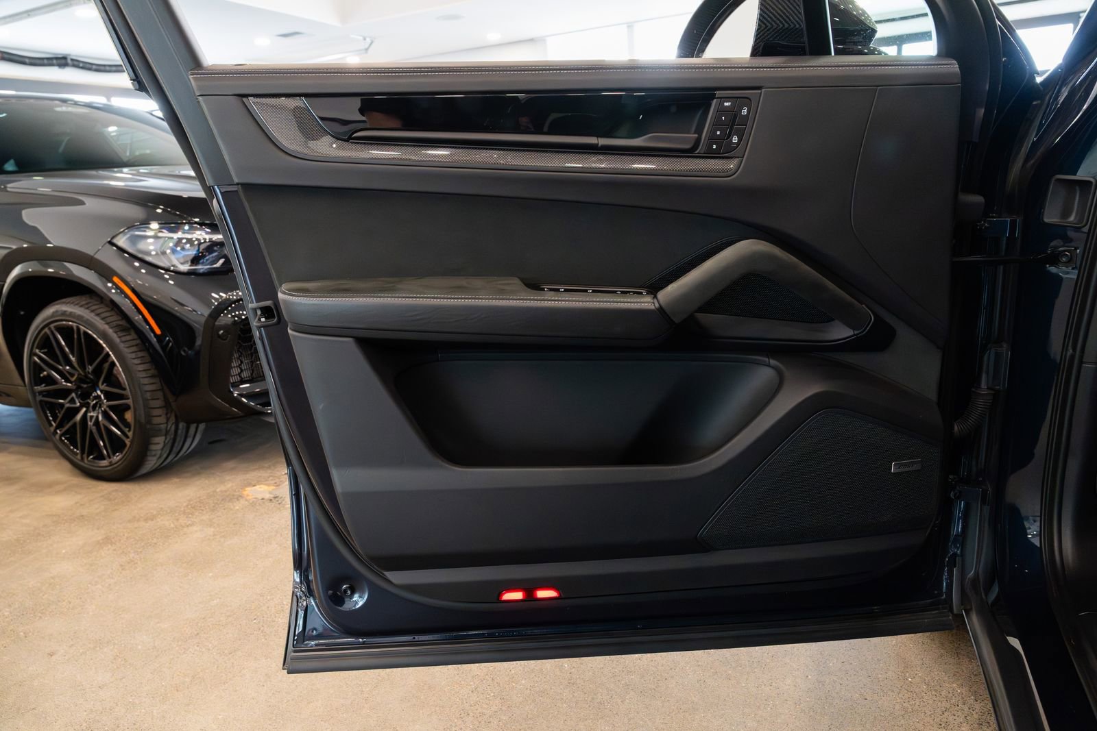 Used 2024 Porsche Cayenne Turbo GT image 18