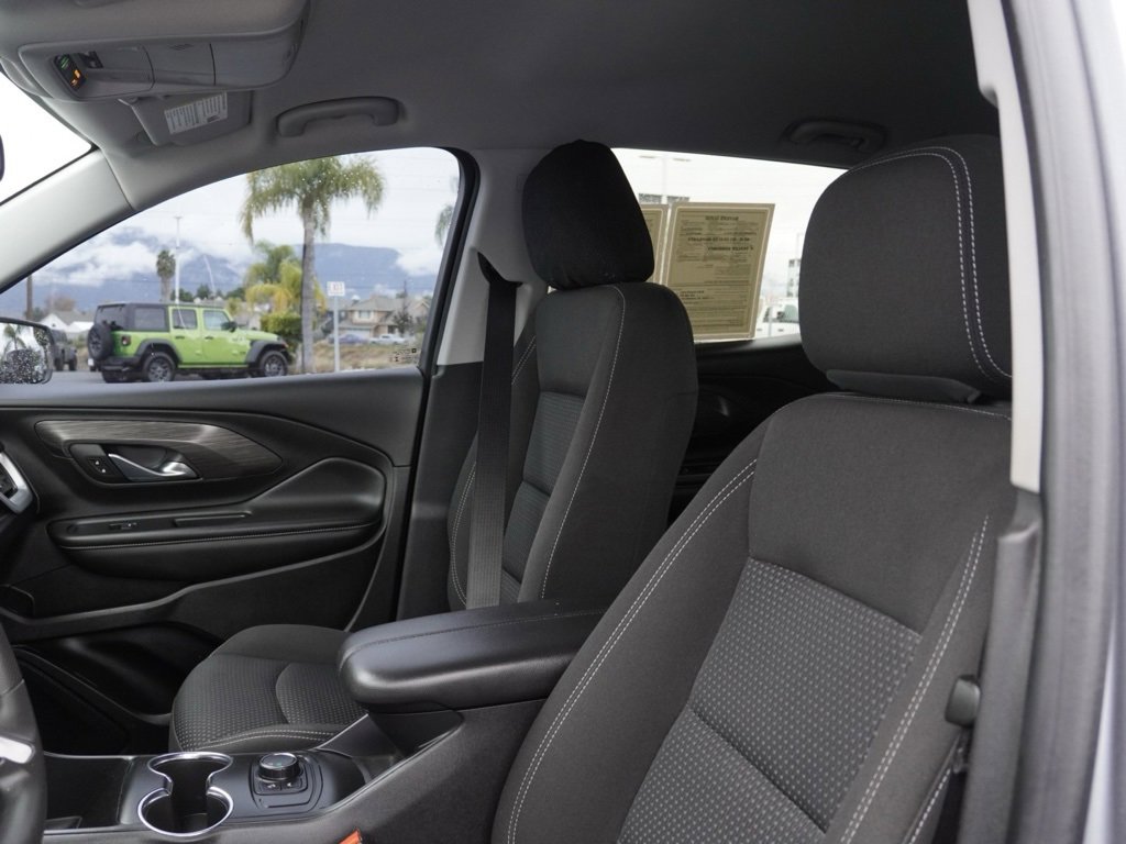Used 2023 GMC Terrain SLE w/ Elevation Edition image 19