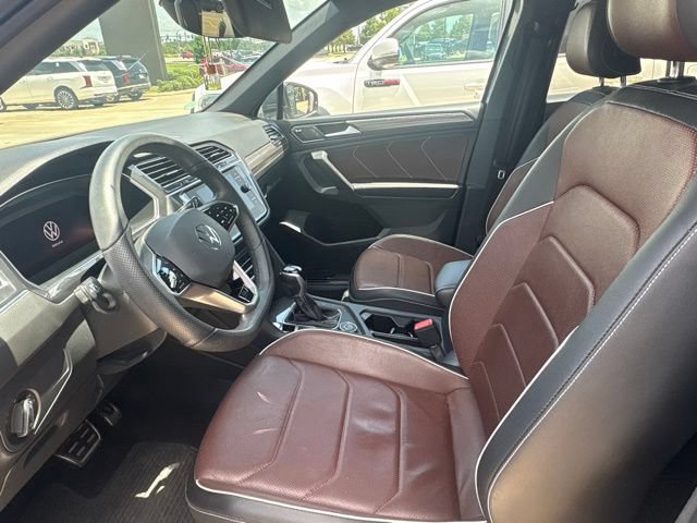 Used 2022 Volkswagen Tiguan SEL R-Line AWD/4WD image 11