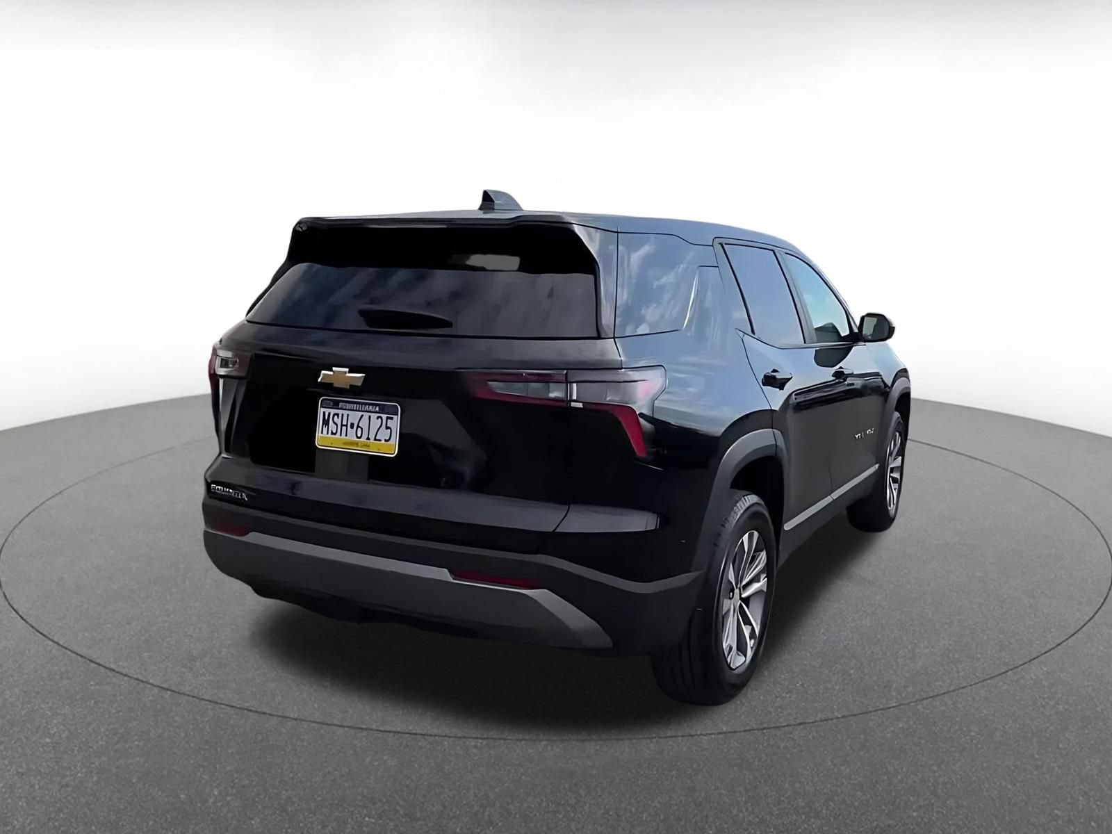 Used 2025 Chevrolet Equinox LT FWD image 13