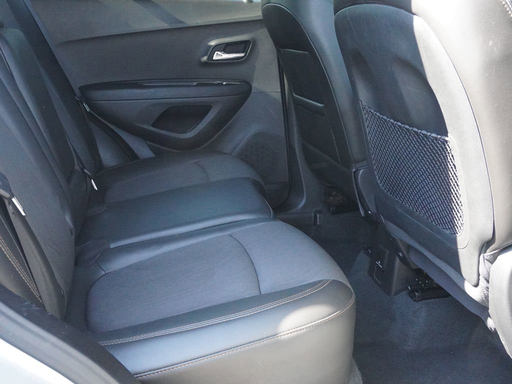 Used 2017 Chevrolet Trax LT w/ Sun & Sound Package FWD image 26