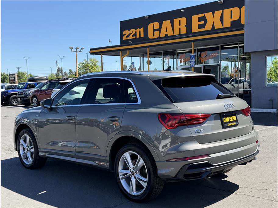 Used 2021 Audi Q3 2.0T Premium w/ Convenience Package AWD/4WD image 4
