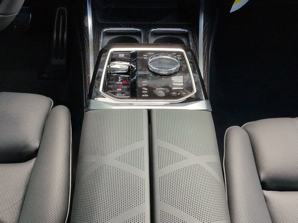 New 2026 BMW 740i xDrive AWD/4WD image 18