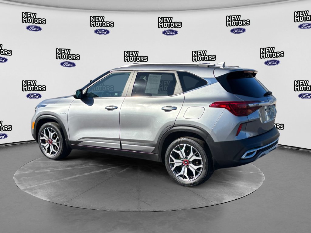 Used 2022 Kia Seltos SX w/ Sunroof Package AWD/4WD image 3